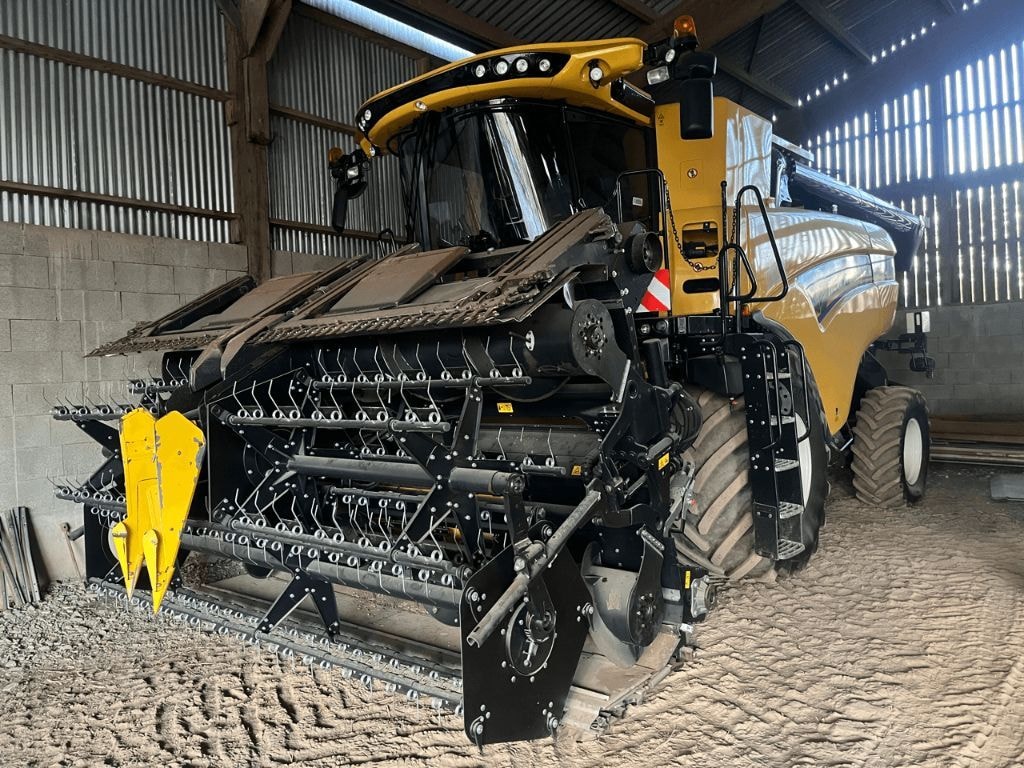 Moissonneuse NEW HOLLAND CX 7.80 - photo slide 9