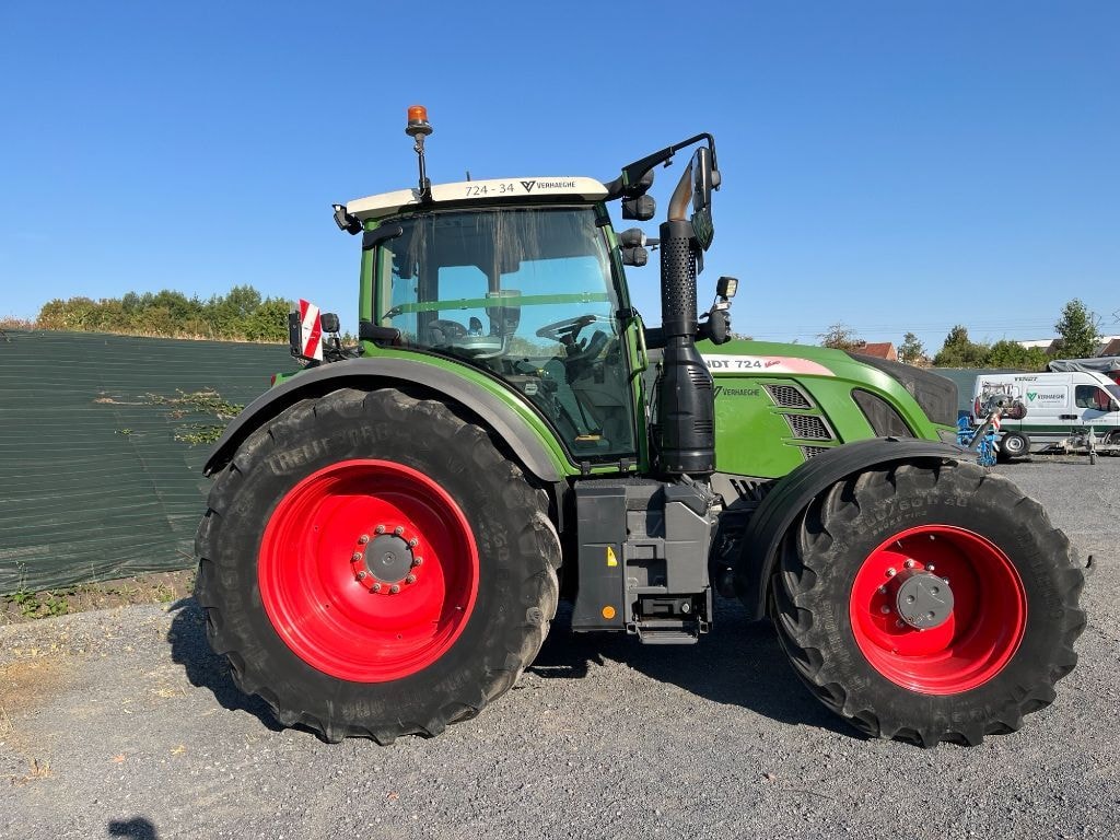 Tracteur FENDT 724 POWER+ S4 - photo slide 5