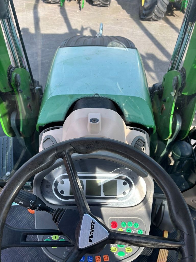 Tracteur chargeur FENDT 513 - photo slide 15