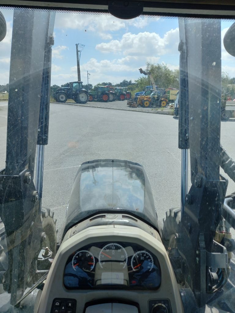Tracteur chargeur VALTRA T 154 Hi - photo slide 20