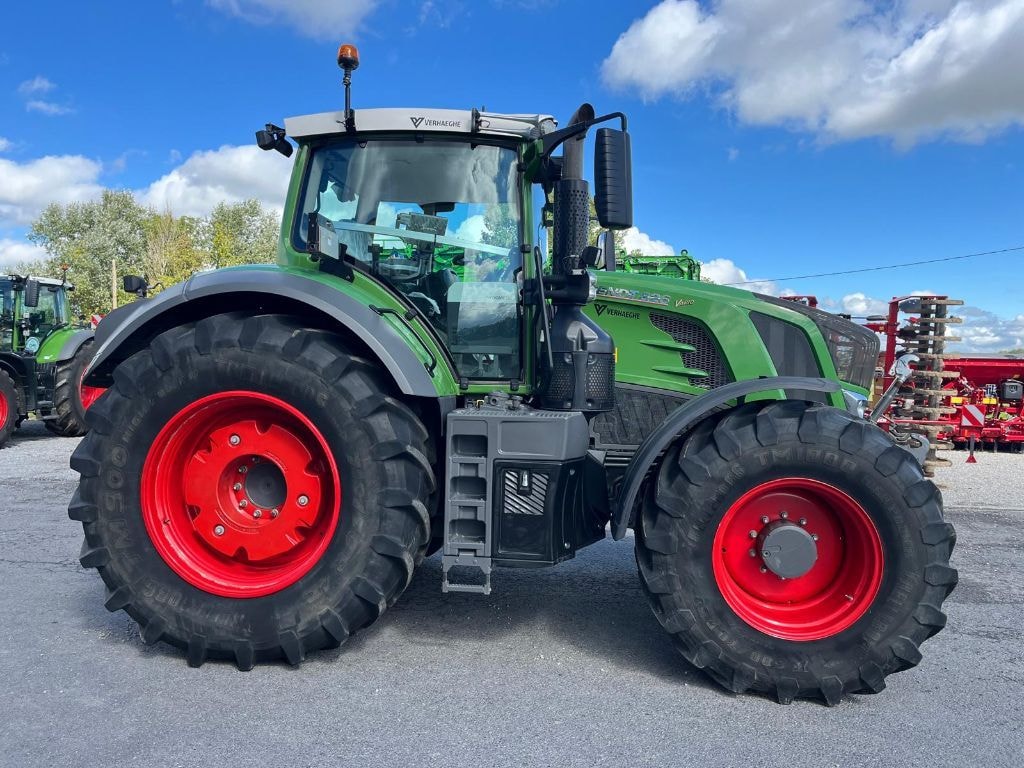 Tracteur FENDT 826 S4 Profi + - photo slide 4