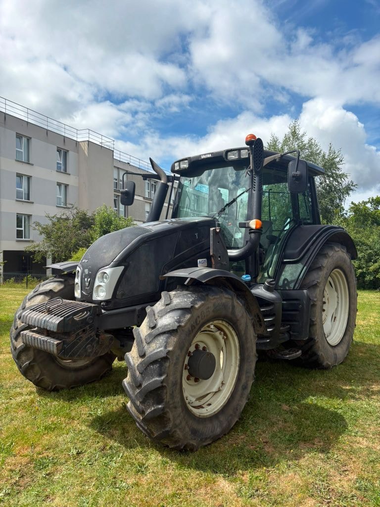 Tracteur VALTRA N113H5 - photo slide 1