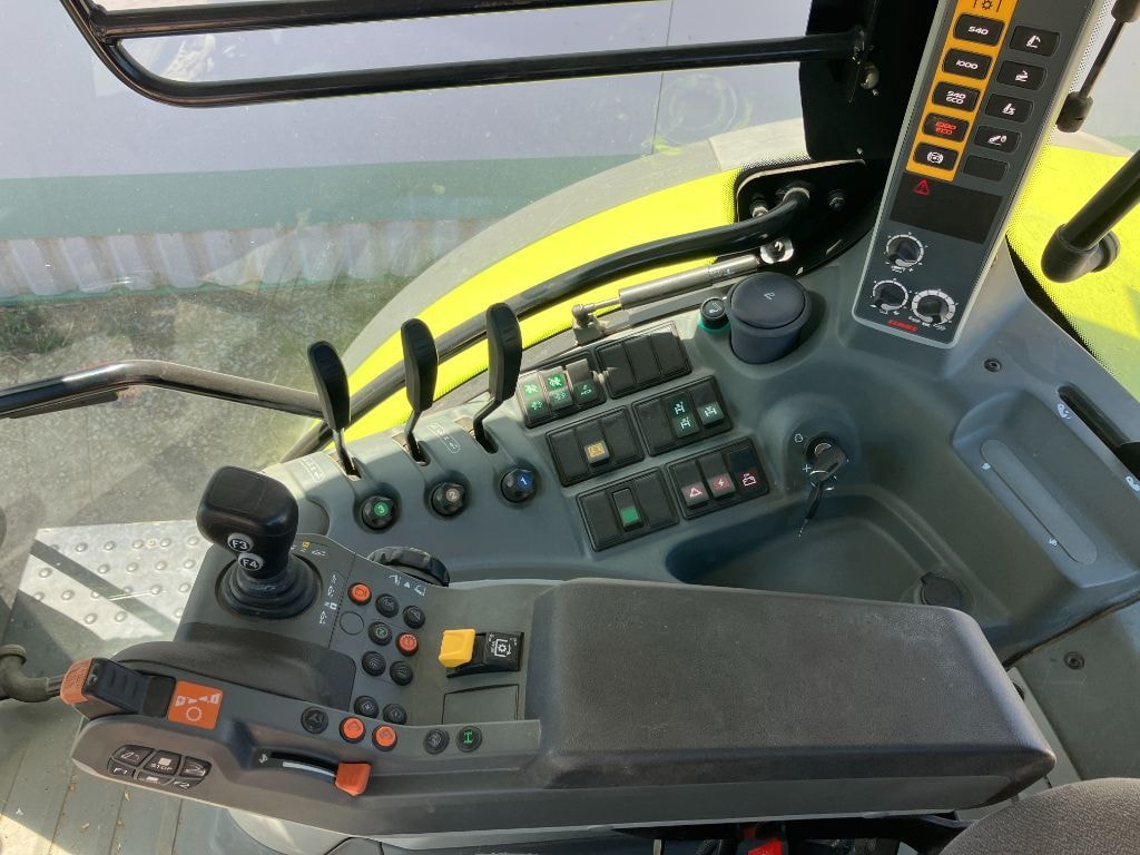 Tracteur CLAAS ARION 610 CIS - photo slide 9