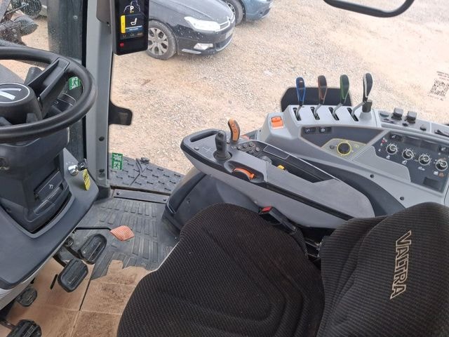 Tracteur VALTRA T175 A - photo slide 12