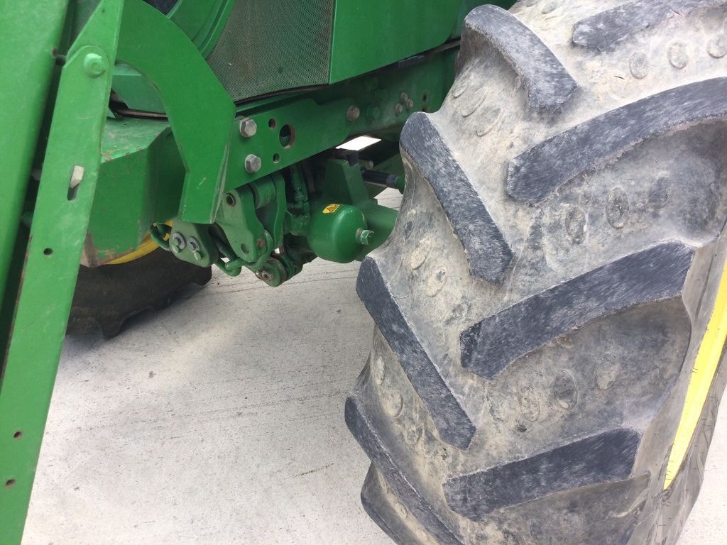 Tracteur chargeur JOHN DEERE 6115M - photo slide 6
