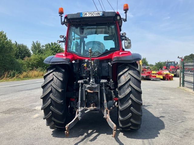 Tracteur VALTRA G135 - photo slide 6