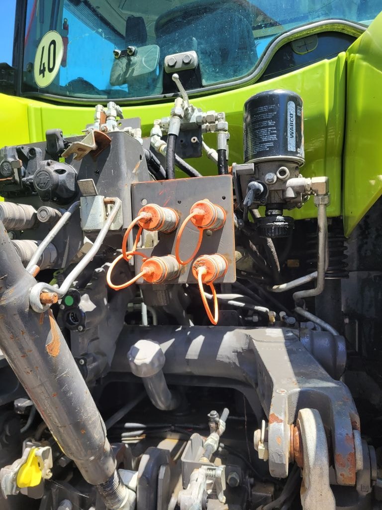 Tracteur CLAAS AXION 830 CMATIC CIS + - photo slide 12