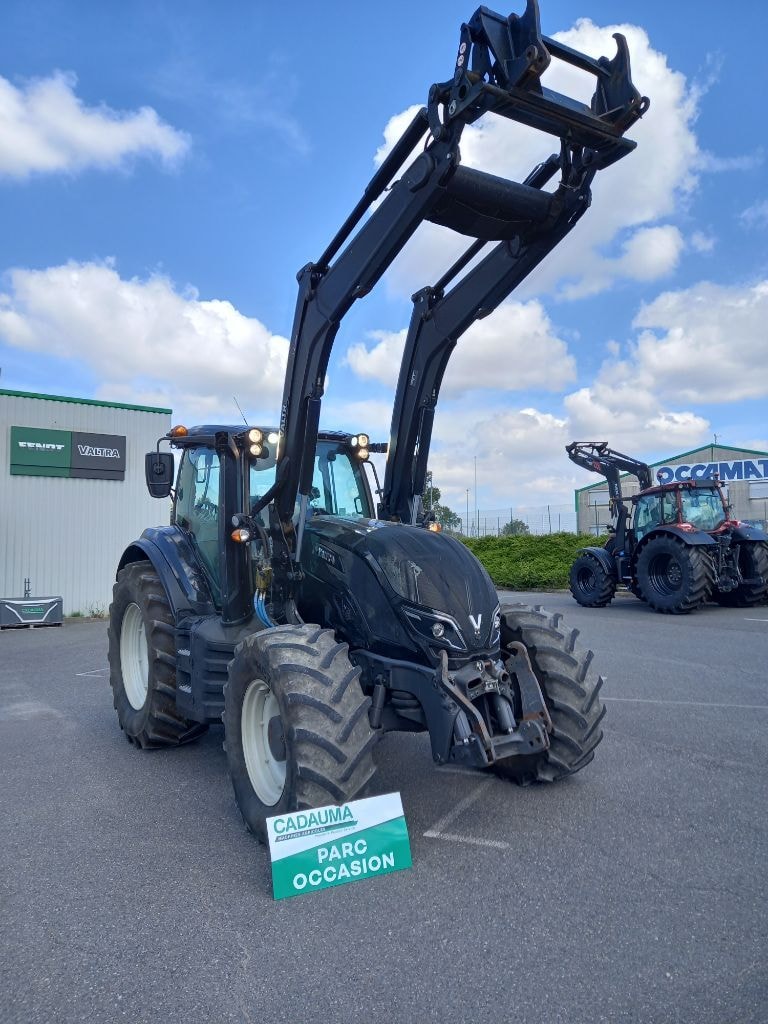 Tracteur chargeur VALTRA T 154 Hi - photo slide 2