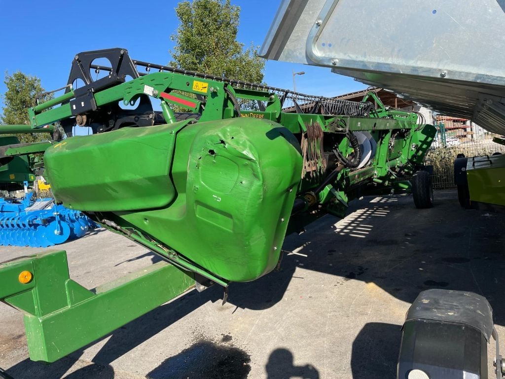 Moissonneuse JOHN DEERE T560i - photo slide 5