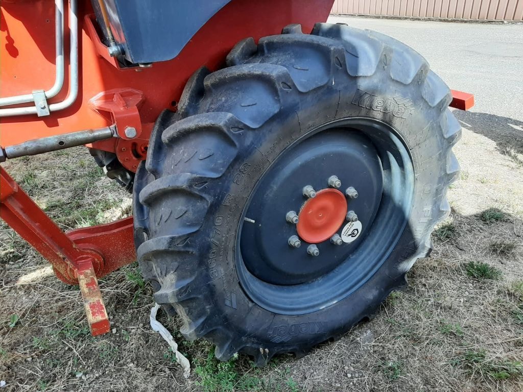Tracteur enjambeur VERMANDE MR 1135 - photo slide 16