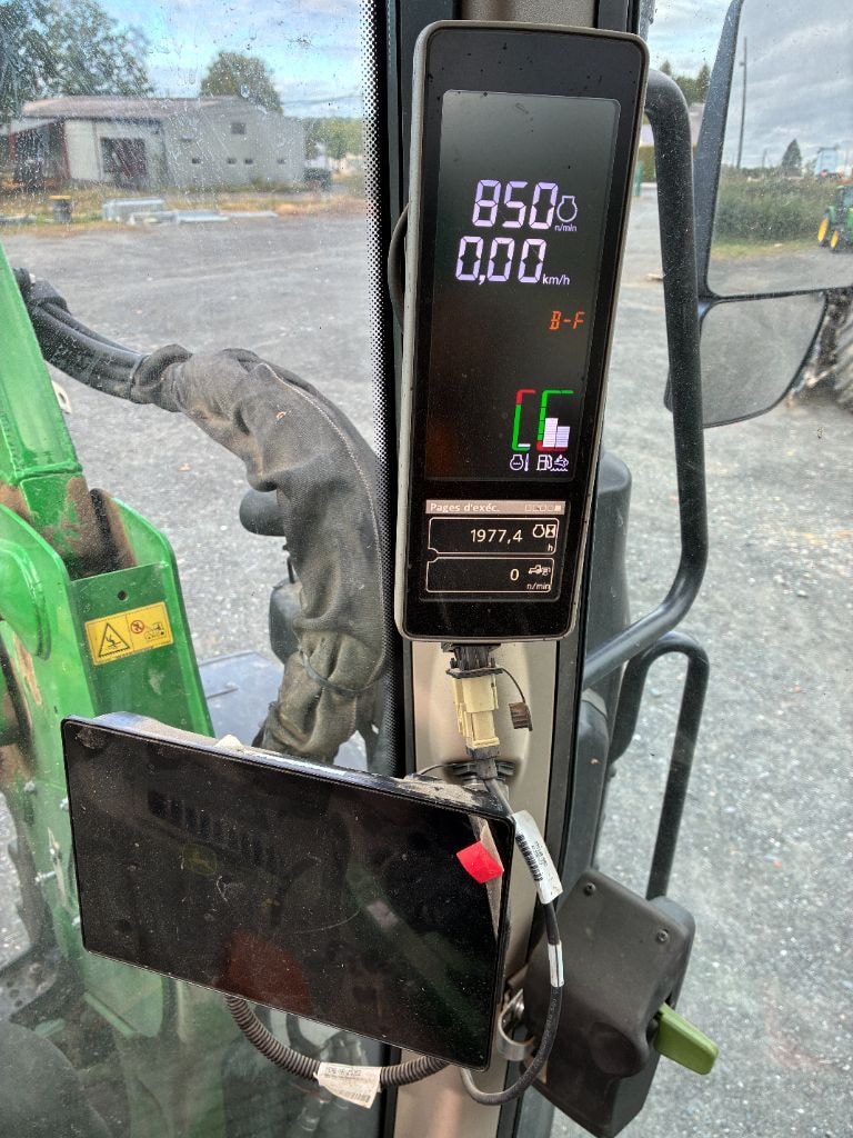 Tracteur chargeur JOHN DEERE 6120 M COMMAN QUAD - photo slide 11