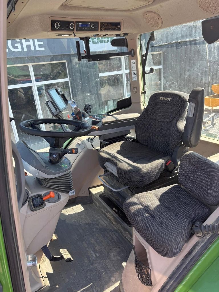 Tracteur FENDT 720 VARIO POWER + - photo slide 19