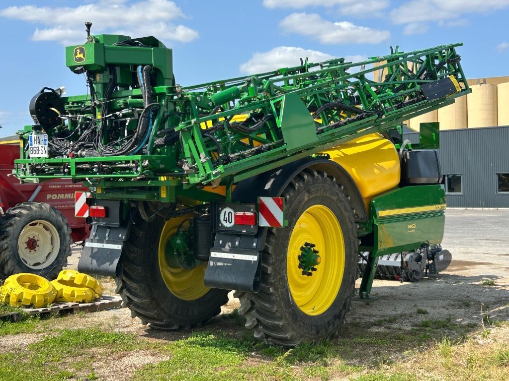 Pulverisateur JOHN DEERE R952i - photo slide 3