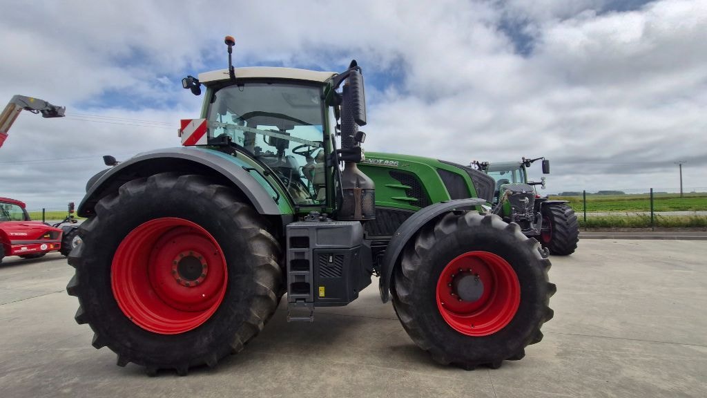 Tracteur FENDT 826 VARIO PROFI + - photo slide 7
