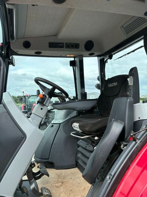 Tracteur chargeur VALTRA G 115 A - photo slide 6
