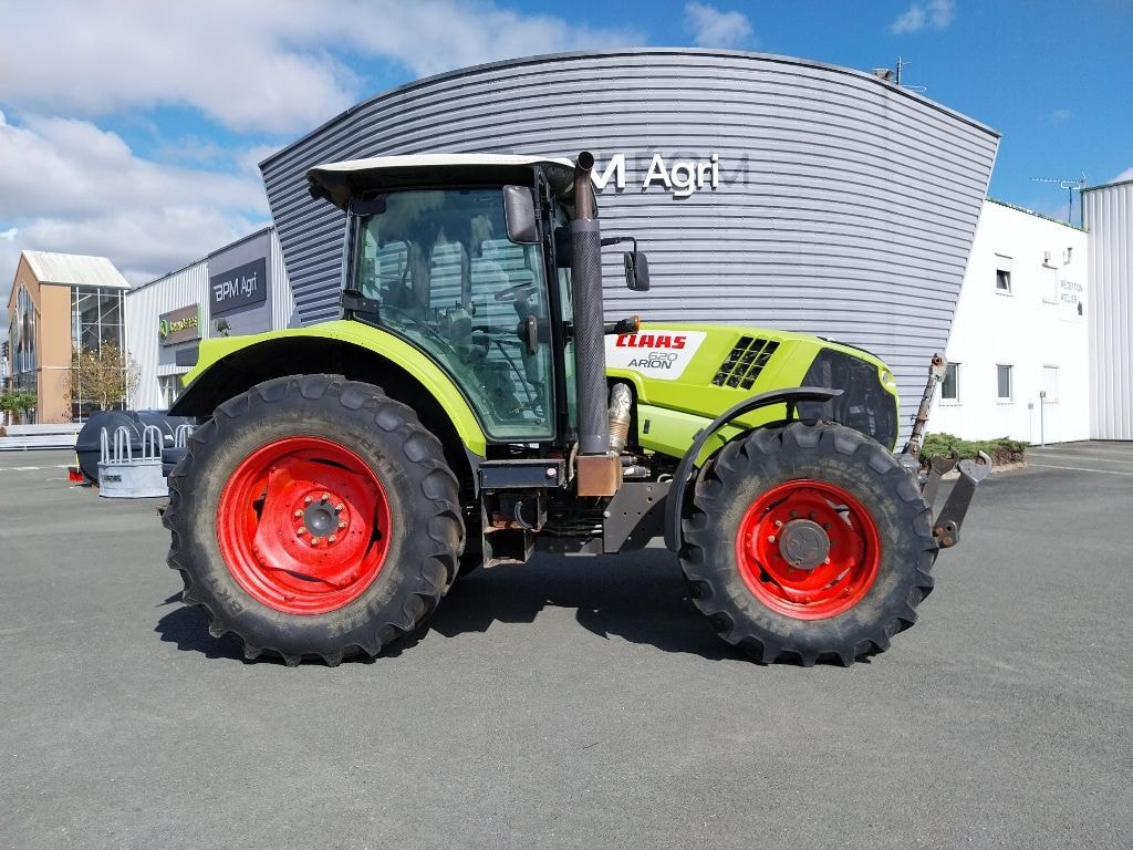 Tracteur CLAAS Arion 620 - photo slide 2