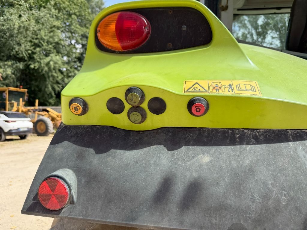 Tracteur CLAAS ARION 620 - photo slide 15