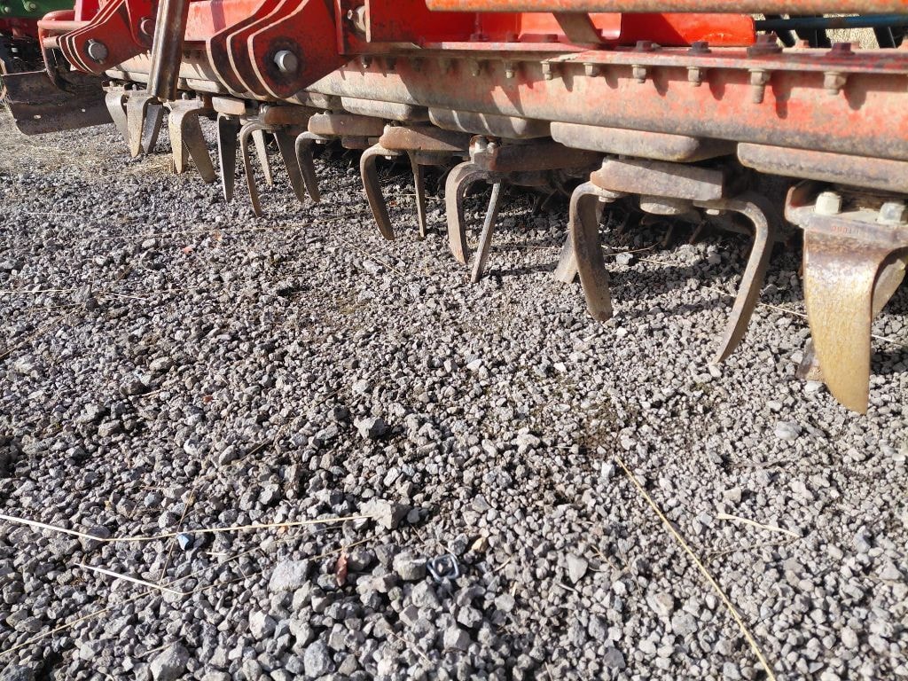 Combine de Semis KUHN HR 4001 M + SULKY COMPACT 4 M. - photo slide 7