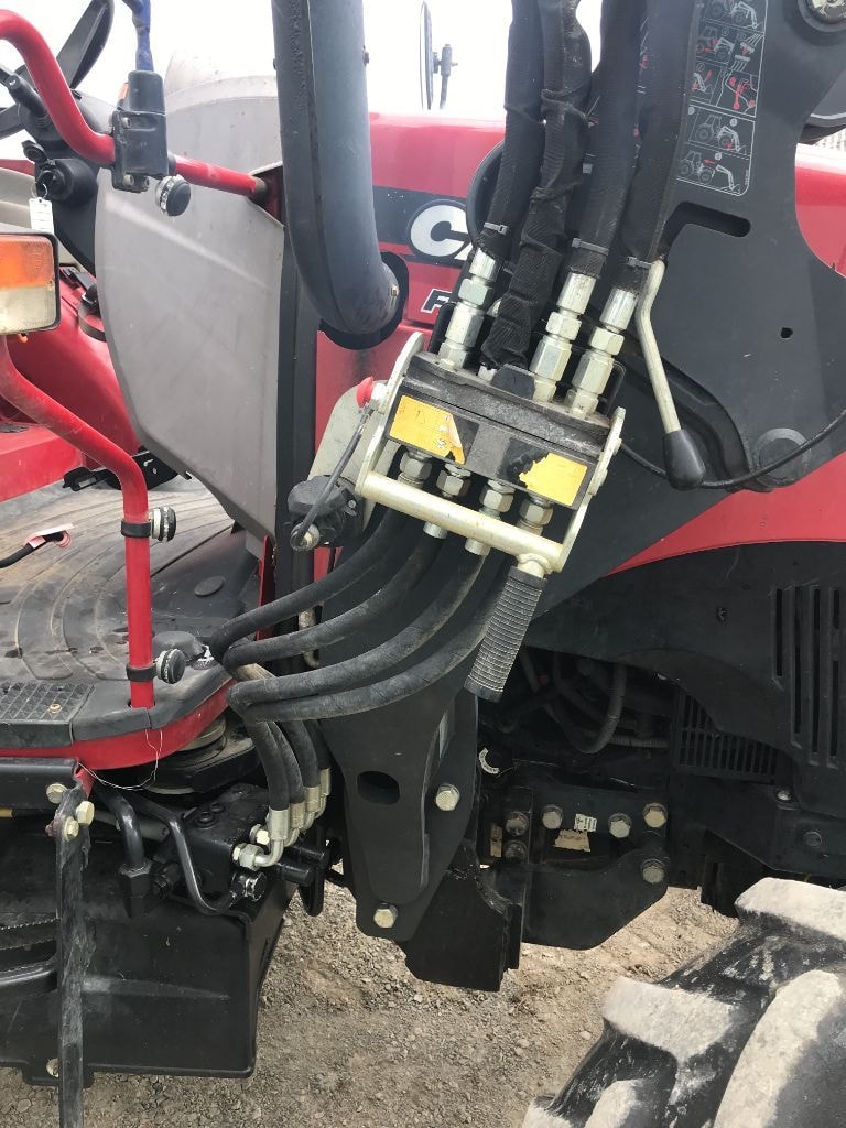 Tracteur chargeur CASE IH FARMALL 105 C  - photo slide 27