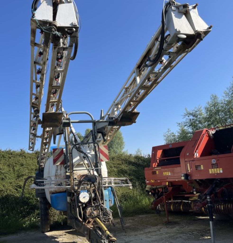 Pulverisateur EVRARD METEOR 5400 - photo slide 12