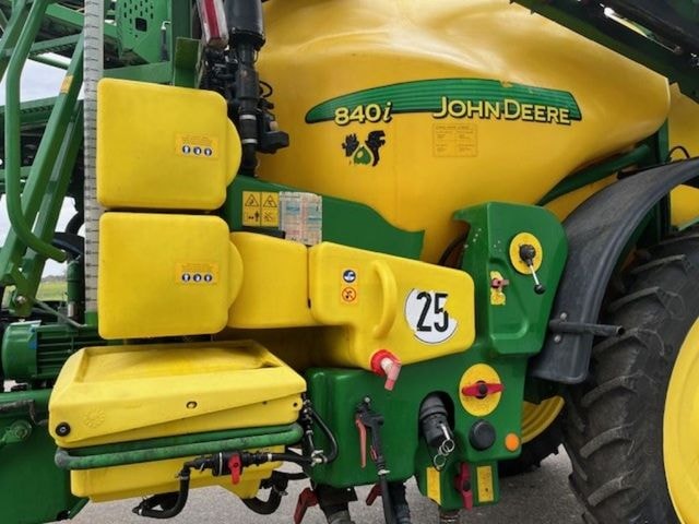 Pulverisateur JOHN DEERE TF 840 i - photo slide 5