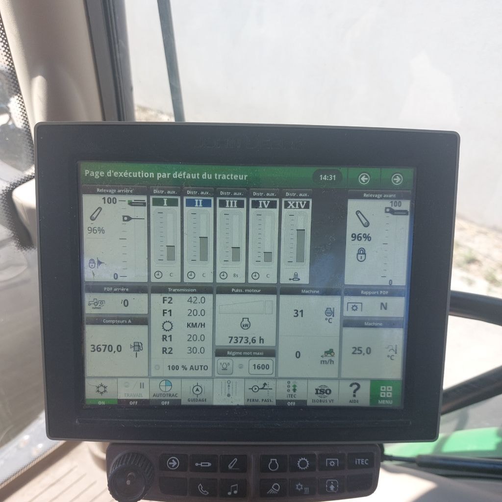Tracteur JOHN DEERE 6145R - photo slide 9
