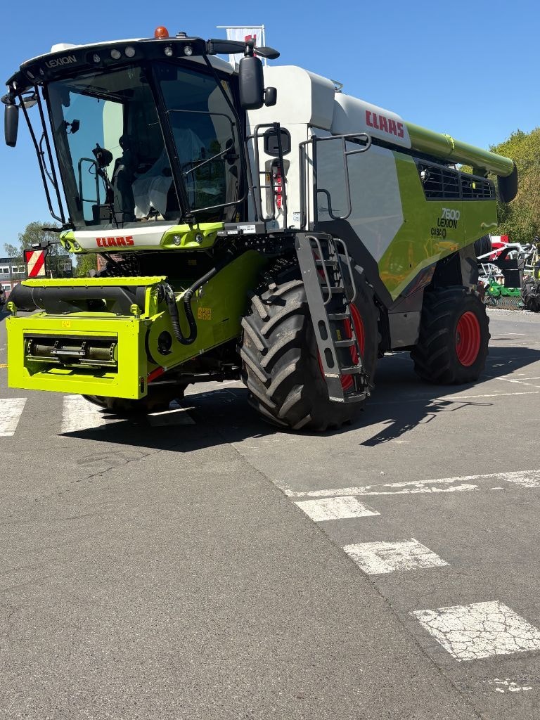 Moissonneuse CLAAS LEXION 750 - photo slide 69