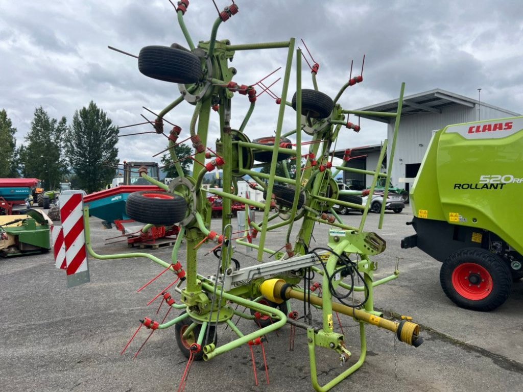 Faneuse CLAAS VOLTO 870 - photo slide 6
