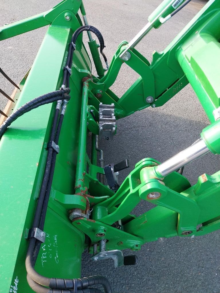 Tracteur chargeur JOHN DEERE 6140M - photo slide 11