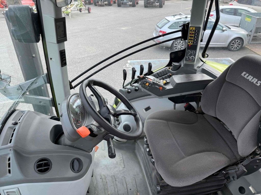 Tracteur CLAAS AXION 820 CIS - photo slide 12