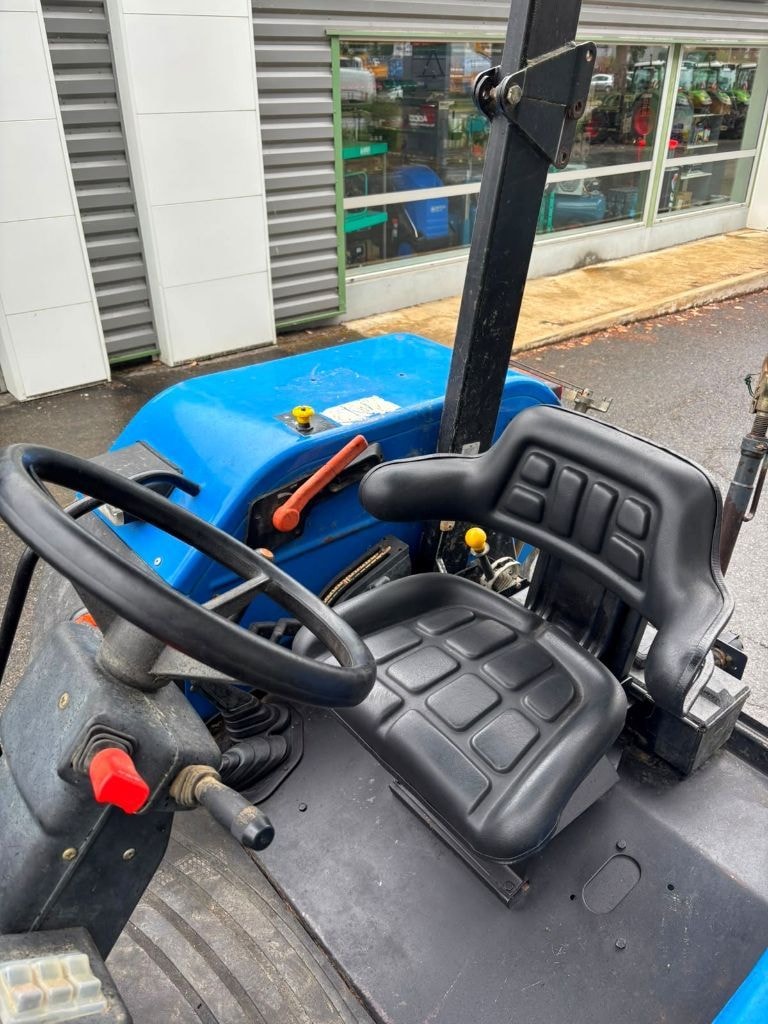 Tracteur chargeur NEW HOLLAND TL 90 - photo slide 6