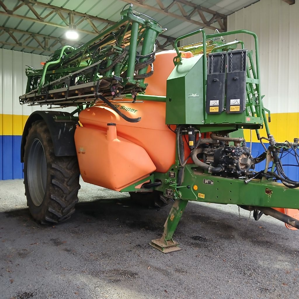 Pulverisateur AMAZONE UX 4200 - photo slide 1