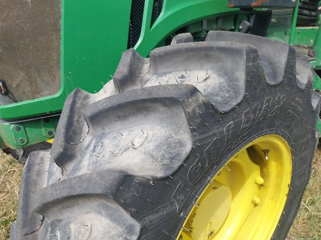 Tracteur JOHN DEERE 5085M - photo slide 8