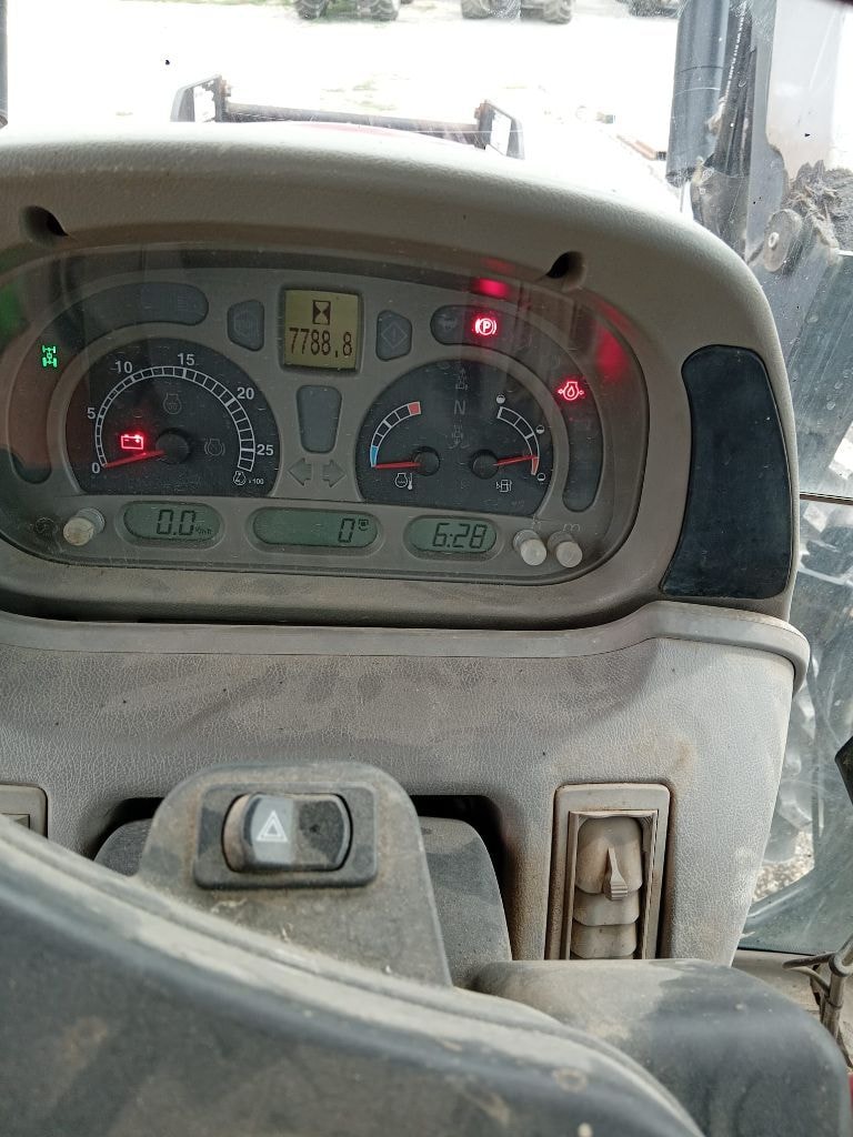 Tracteur chargeur CASE IH MAXXUM 115 - photo slide 6