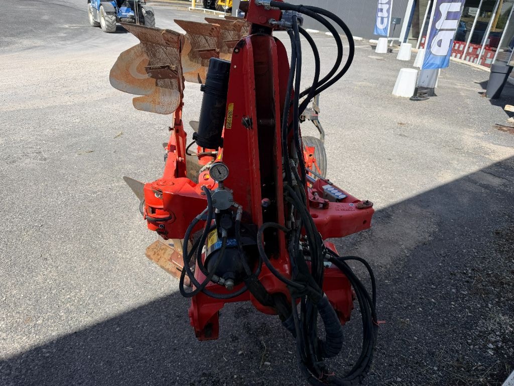 Charrue KUHN Varimaster VM 123 - photo slide 4