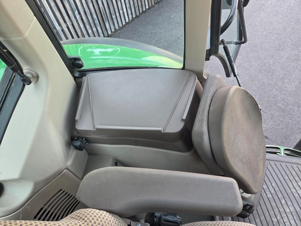 Tracteur chargeur JOHN DEERE 6100M - photo slide 21