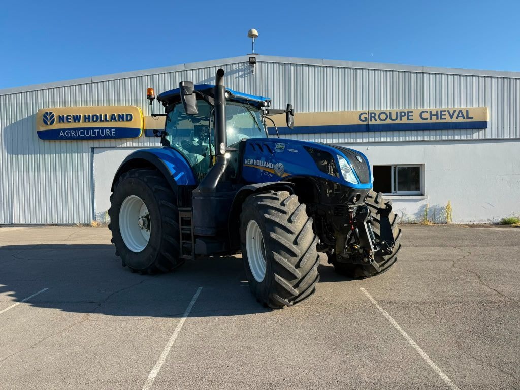 Tracteur NEW HOLLAND T7.275 HD - photo slide 2