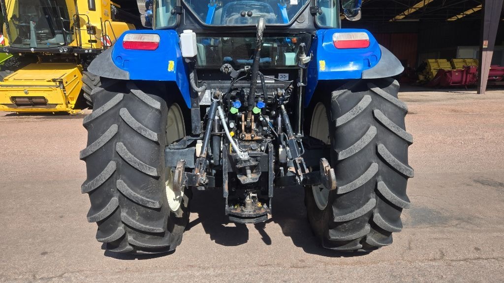 Tracteur chargeur NEW HOLLAND T5.105 DC - photo slide 4