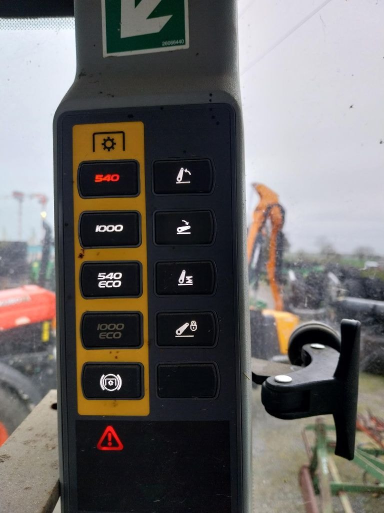 Tracteur CLAAS ARION 410 - photo slide 8
