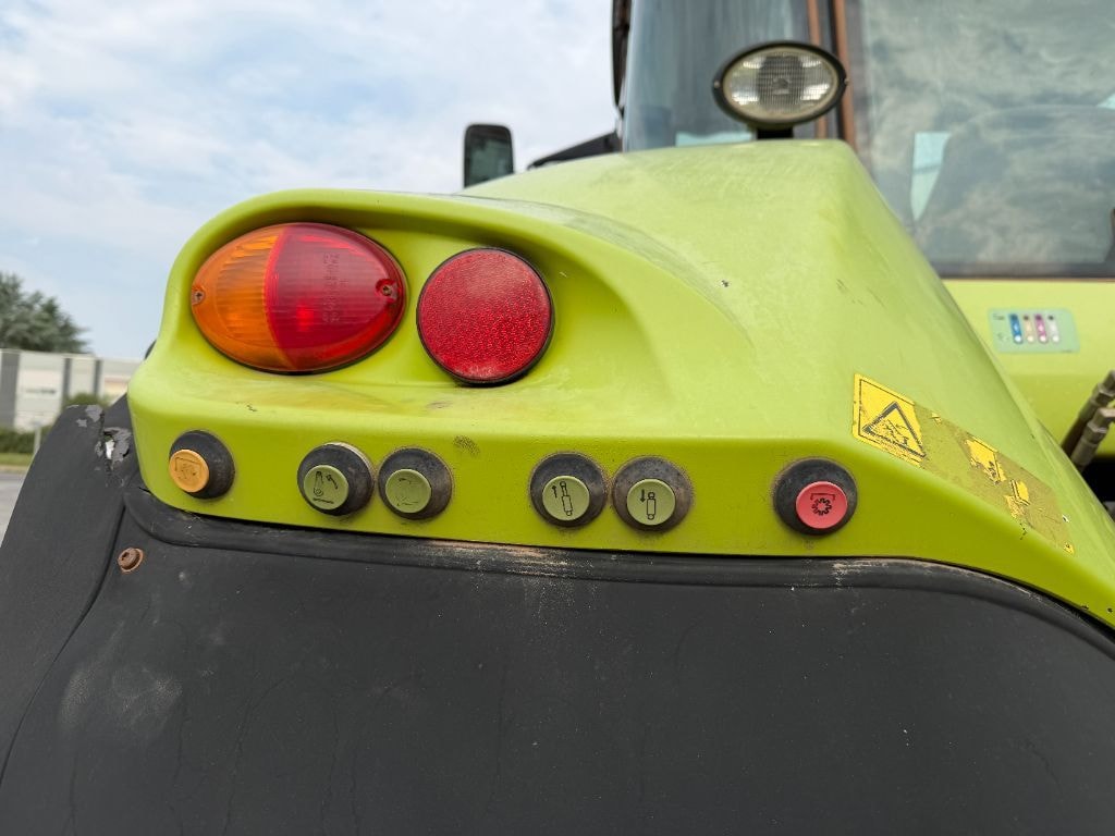 Tracteur CLAAS AXION 810 - photo slide 7