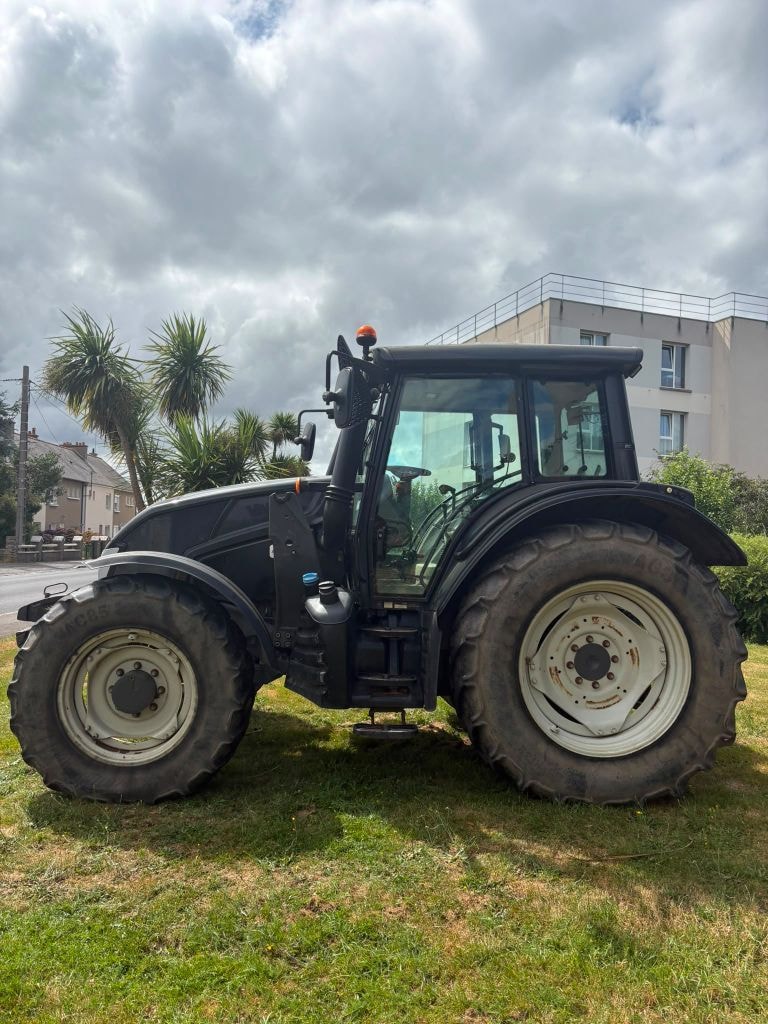 Tracteur VALTRA N113H5 - photo slide 6
