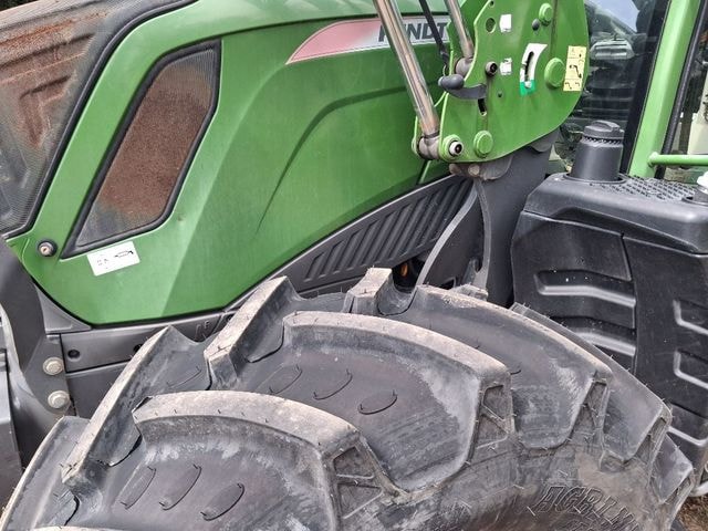 Tracteur chargeur FENDT 311 VARIO 4.4L - photo slide 10