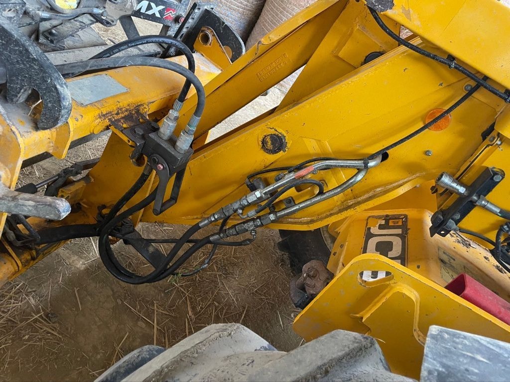 Telescopique JCB 542-70 AGRI PRO - photo slide 8