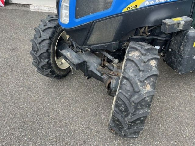 Tracteur NEW HOLLAND T 4050 F - photo slide 5
