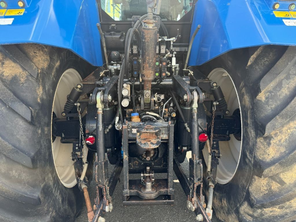 Tracteur NEW HOLLAND TVT170 - photo slide 15