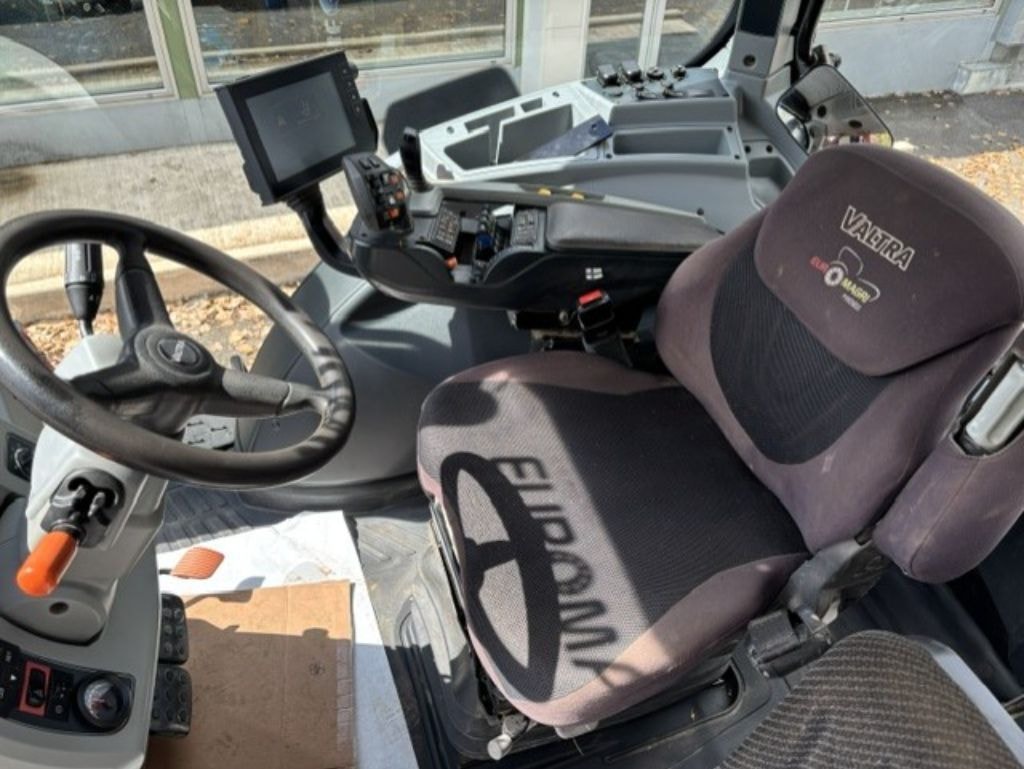 Tracteur VALTRA T 174e D SmartTouch - photo slide 5