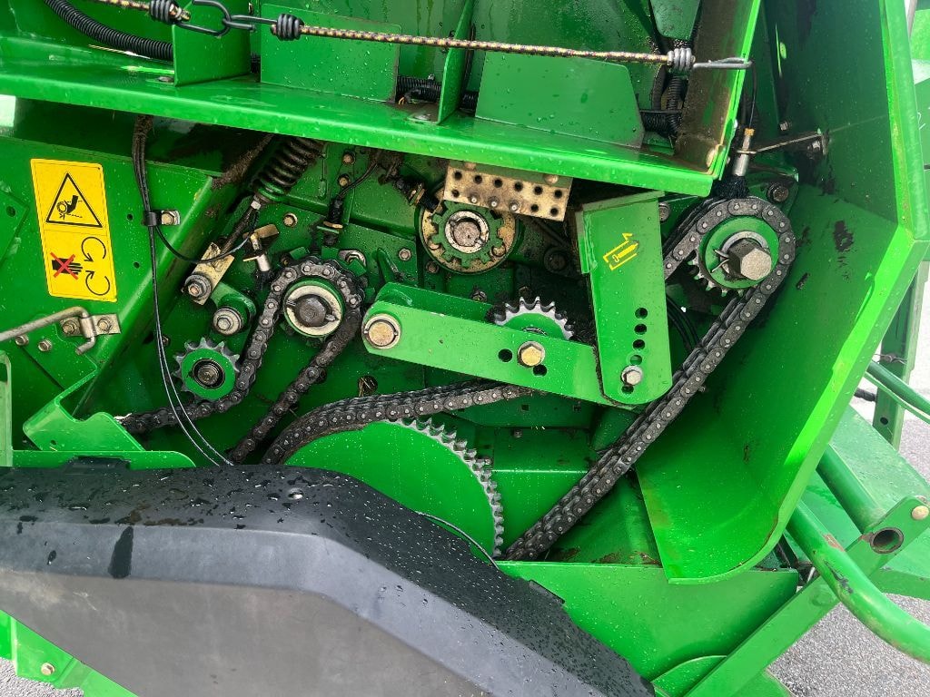 Presse balles rondes JOHN DEERE 582 - photo slide 22