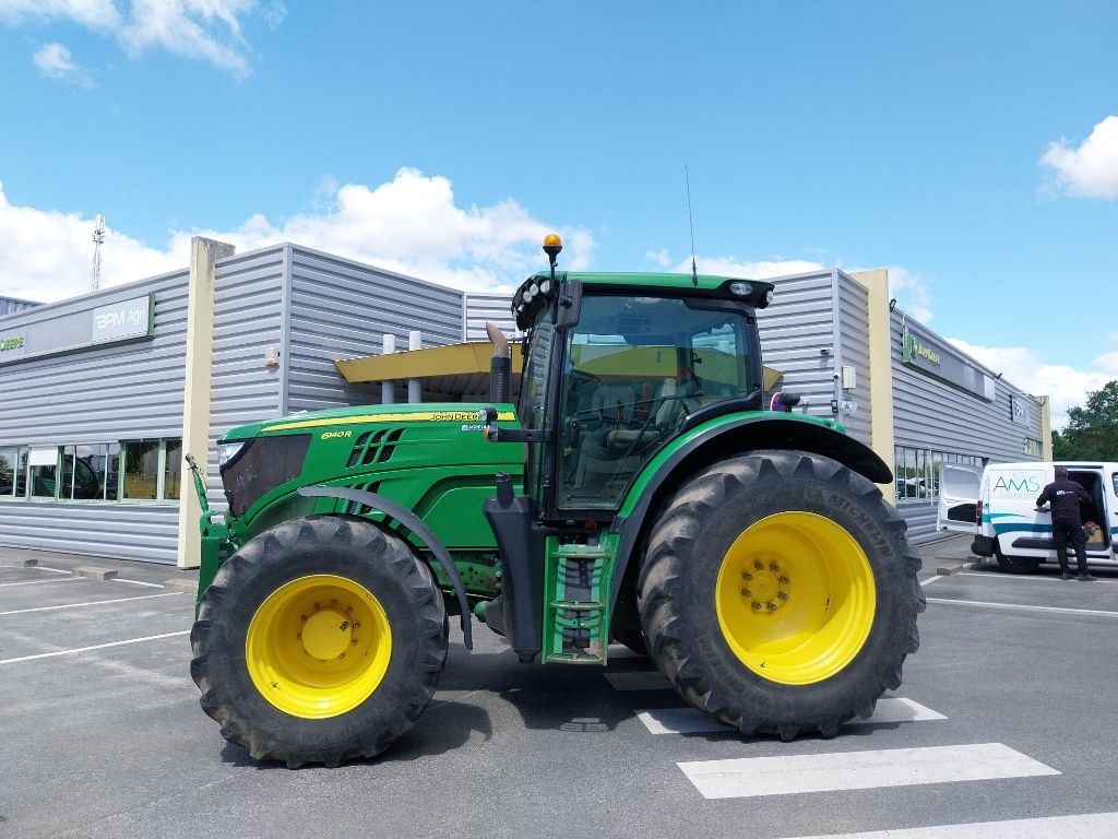 Tracteur JOHN DEERE 6140R - photo slide 2