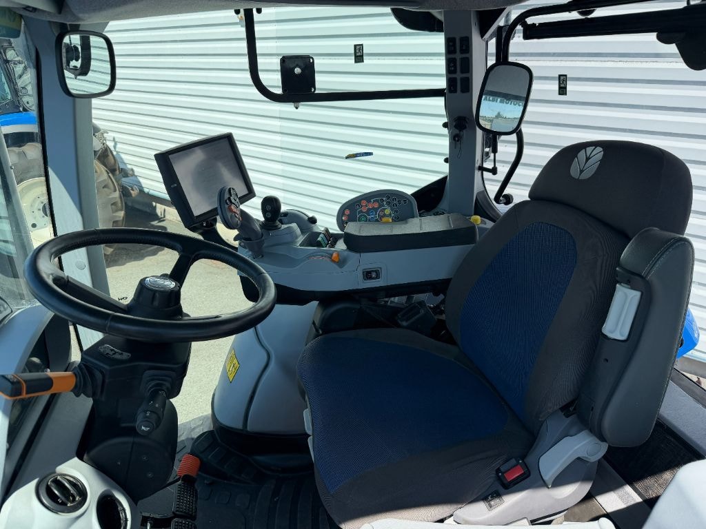 Tracteur NEW HOLLAND T7.230 - photo slide 13