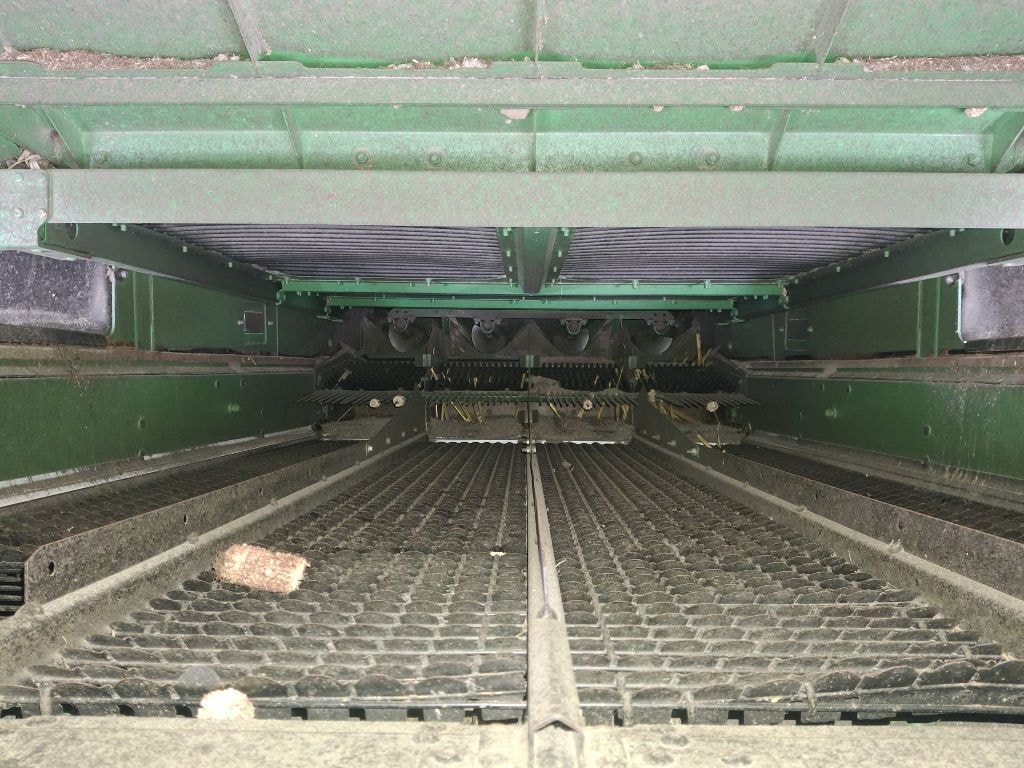 Moissonneuse JOHN DEERE S770 - photo slide 7